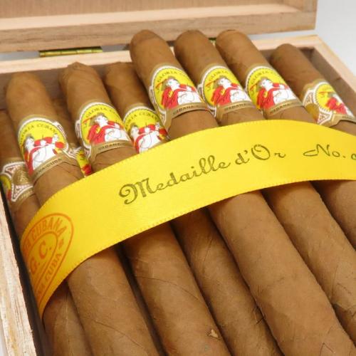 La Gloria Cubana Medaille DâOr 4 Cigar - Box of 25